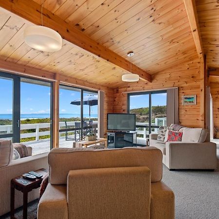 Oceanside Bach - Mount Maunganui Holiday Home Екстериор снимка