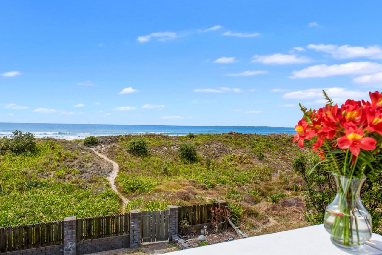 Oceanside Bach - Mount Maunganui Holiday Home Екстериор снимка