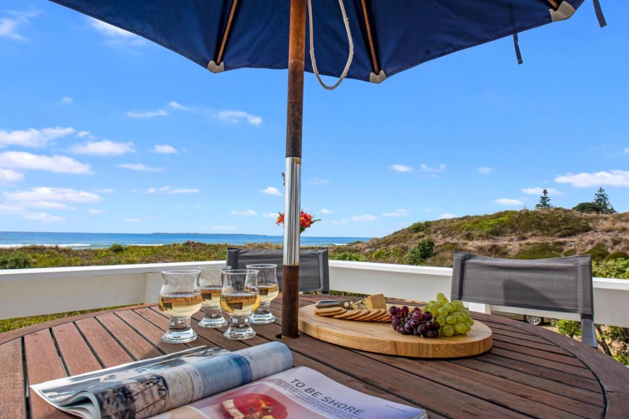 Oceanside Bach - Mount Maunganui Holiday Home Екстериор снимка
