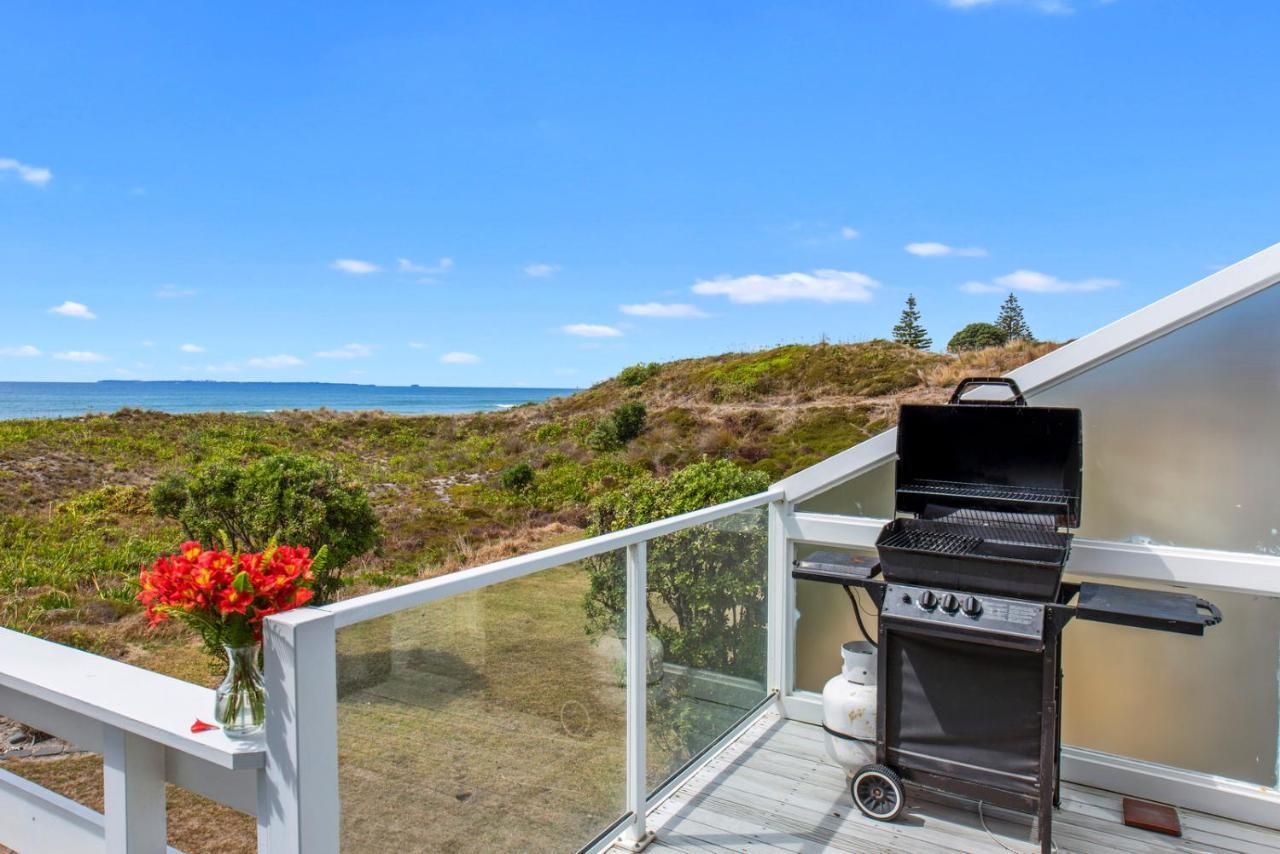 Oceanside Bach - Mount Maunganui Holiday Home Екстериор снимка
