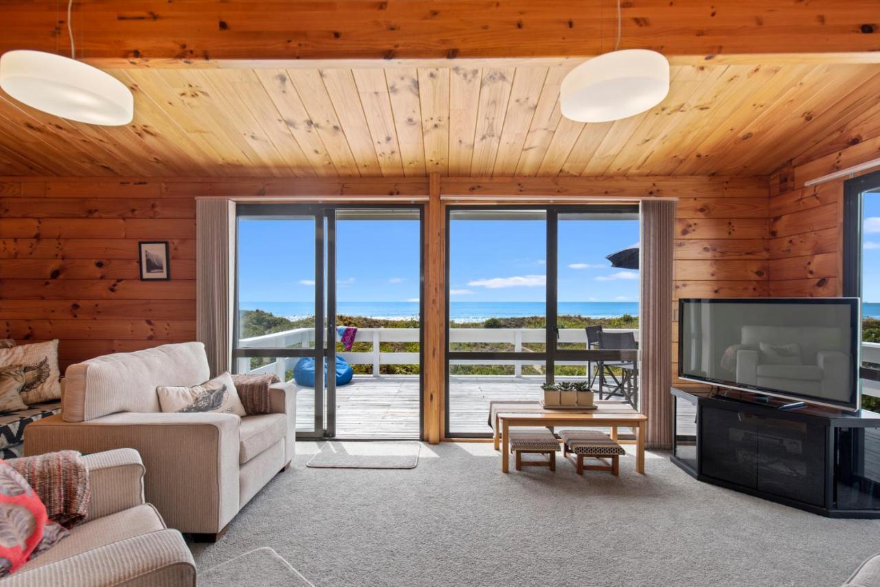 Oceanside Bach - Mount Maunganui Holiday Home Екстериор снимка