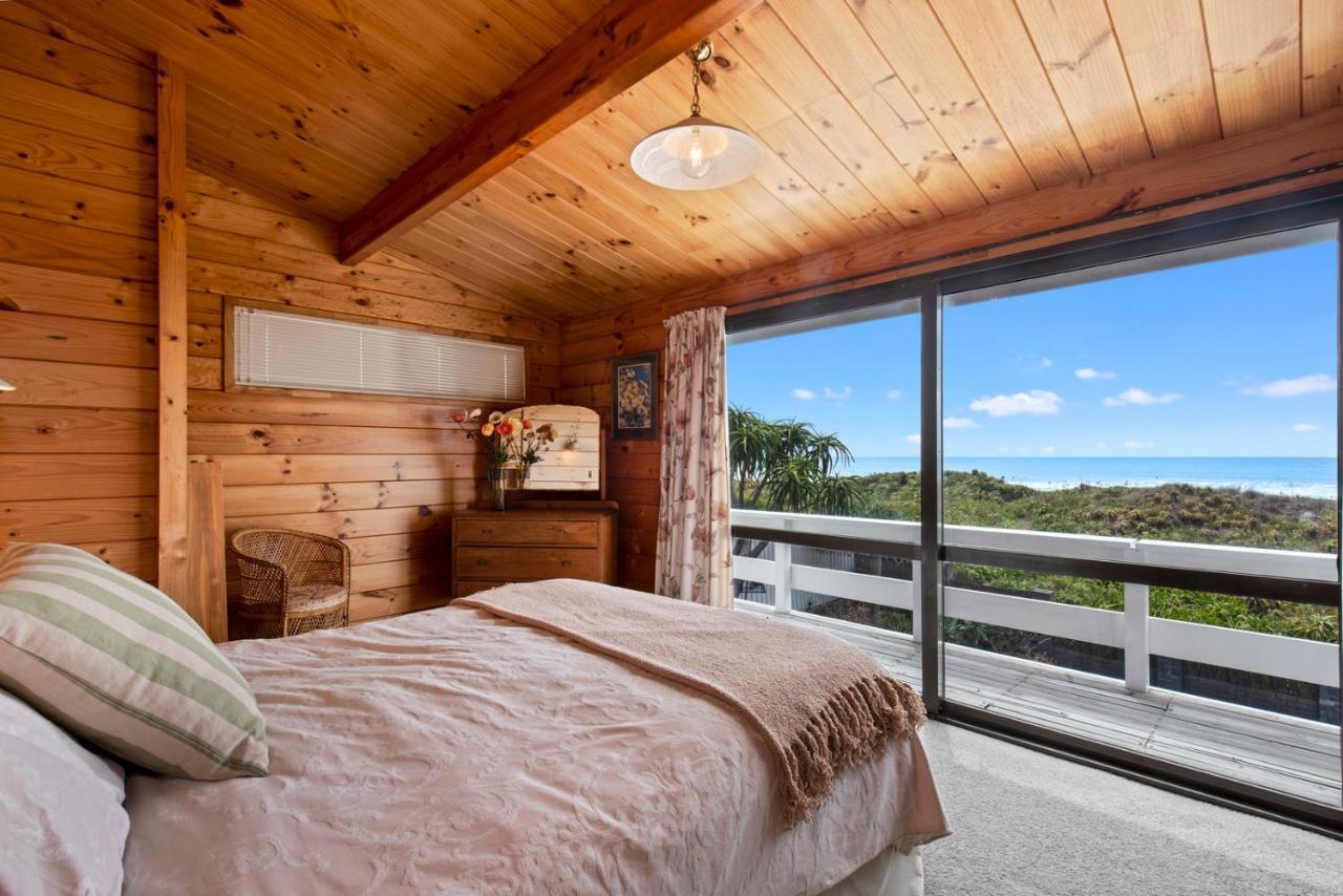 Oceanside Bach - Mount Maunganui Holiday Home Екстериор снимка