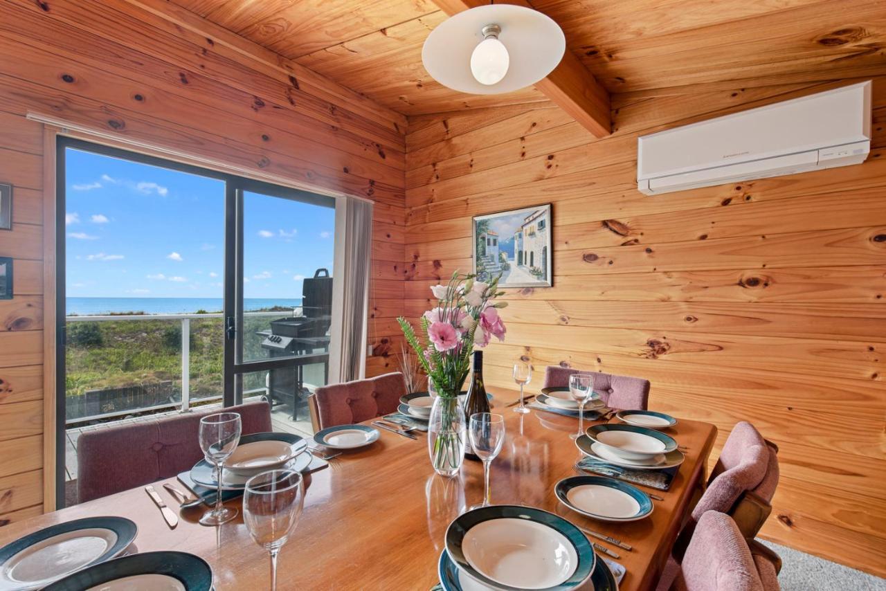 Oceanside Bach - Mount Maunganui Holiday Home Екстериор снимка