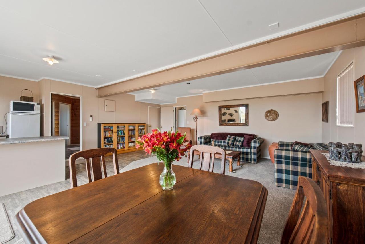 Oceanside Bach - Mount Maunganui Holiday Home Екстериор снимка