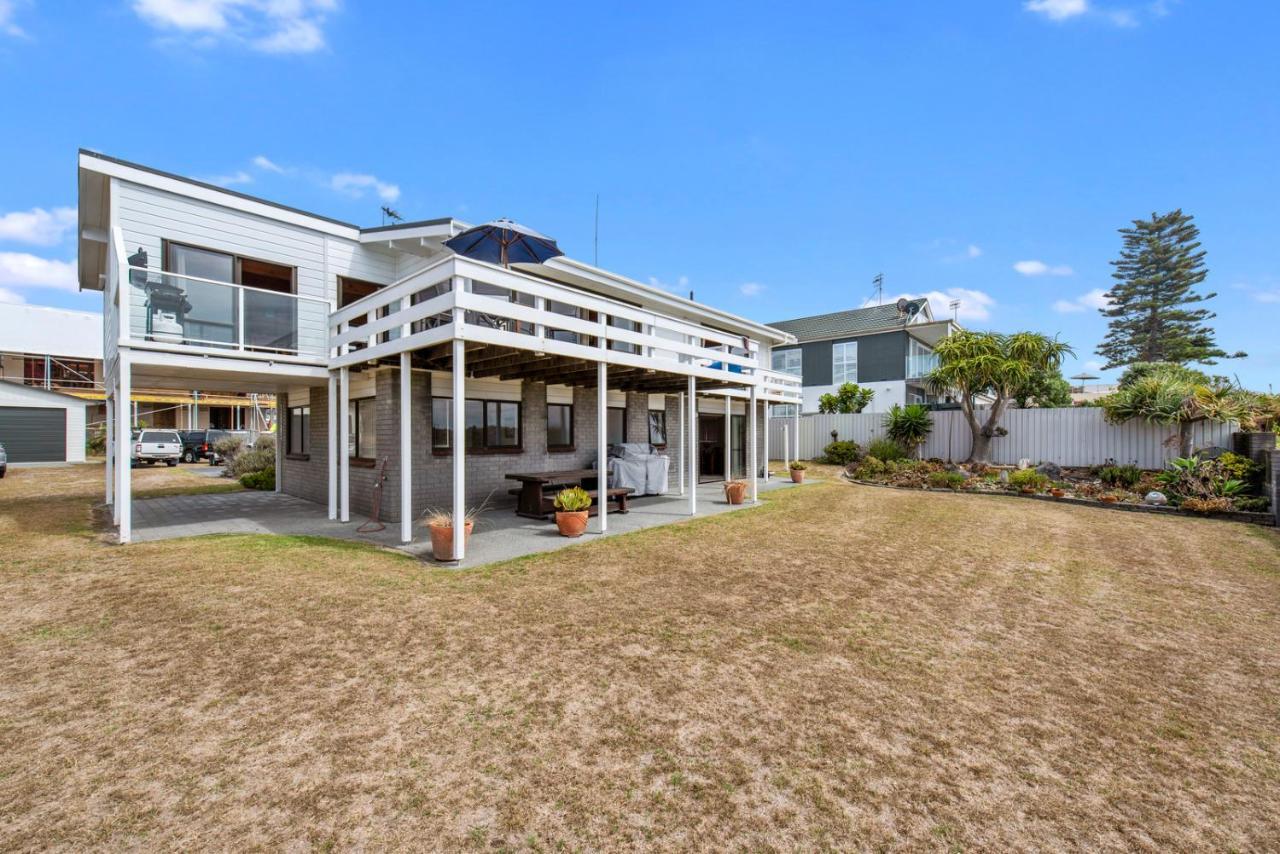 Oceanside Bach - Mount Maunganui Holiday Home Екстериор снимка