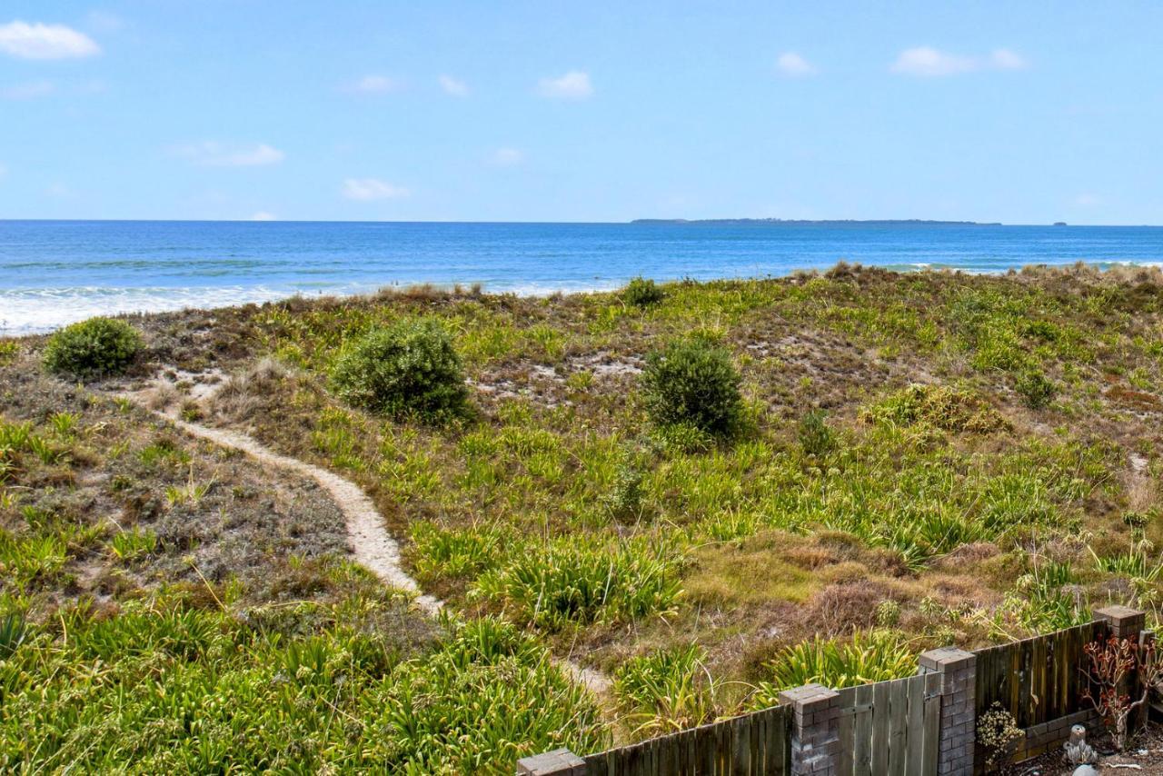 Oceanside Bach - Mount Maunganui Holiday Home Екстериор снимка